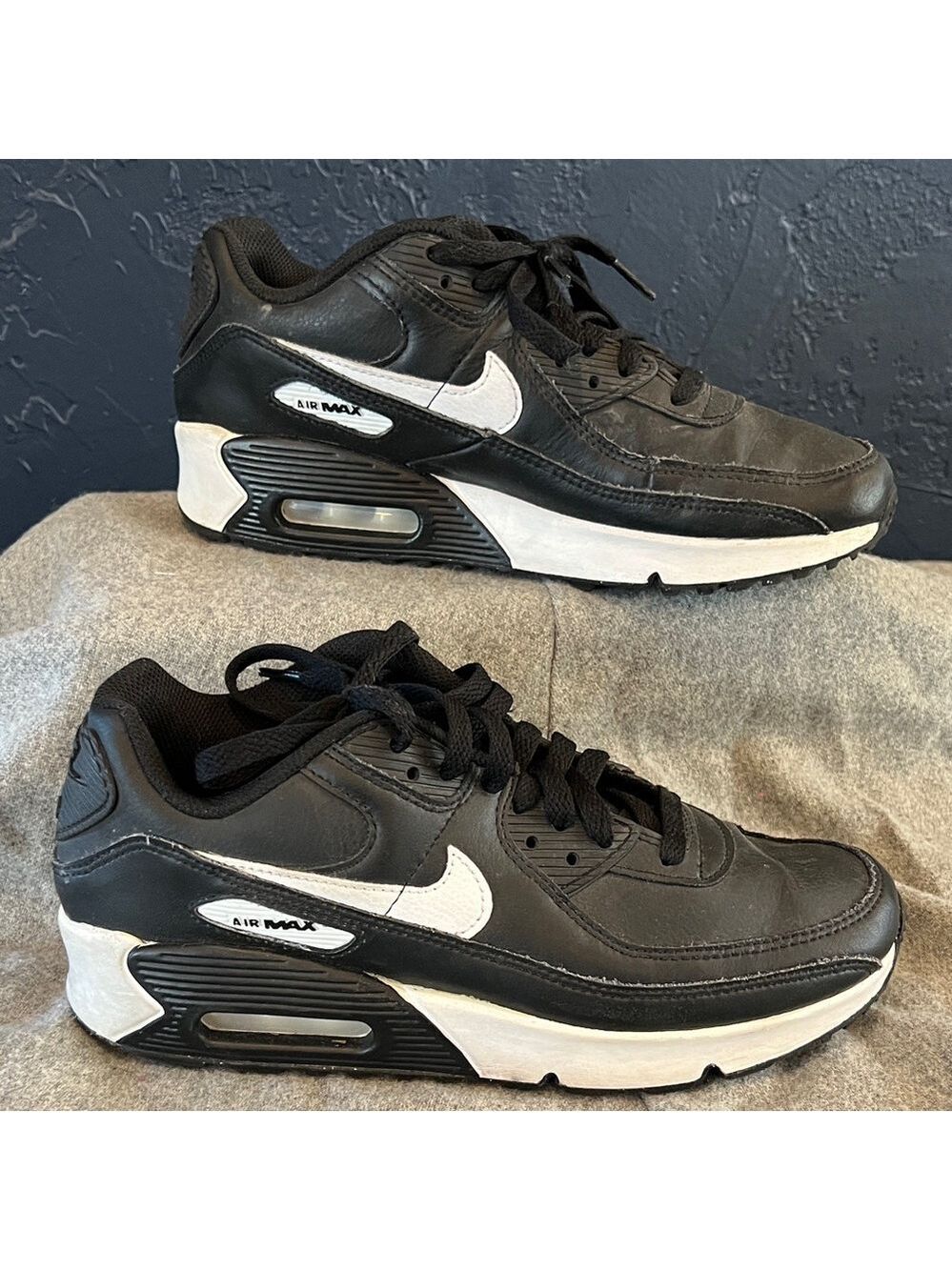 Nike Kids Air Max 90 Black and White Sneakers Size 6.5 Youth